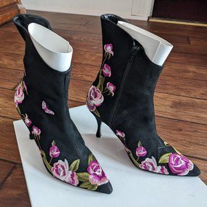 Worn once Beverly Feldman Black Suede Embroidered Floral Butterfly Boots Size 7